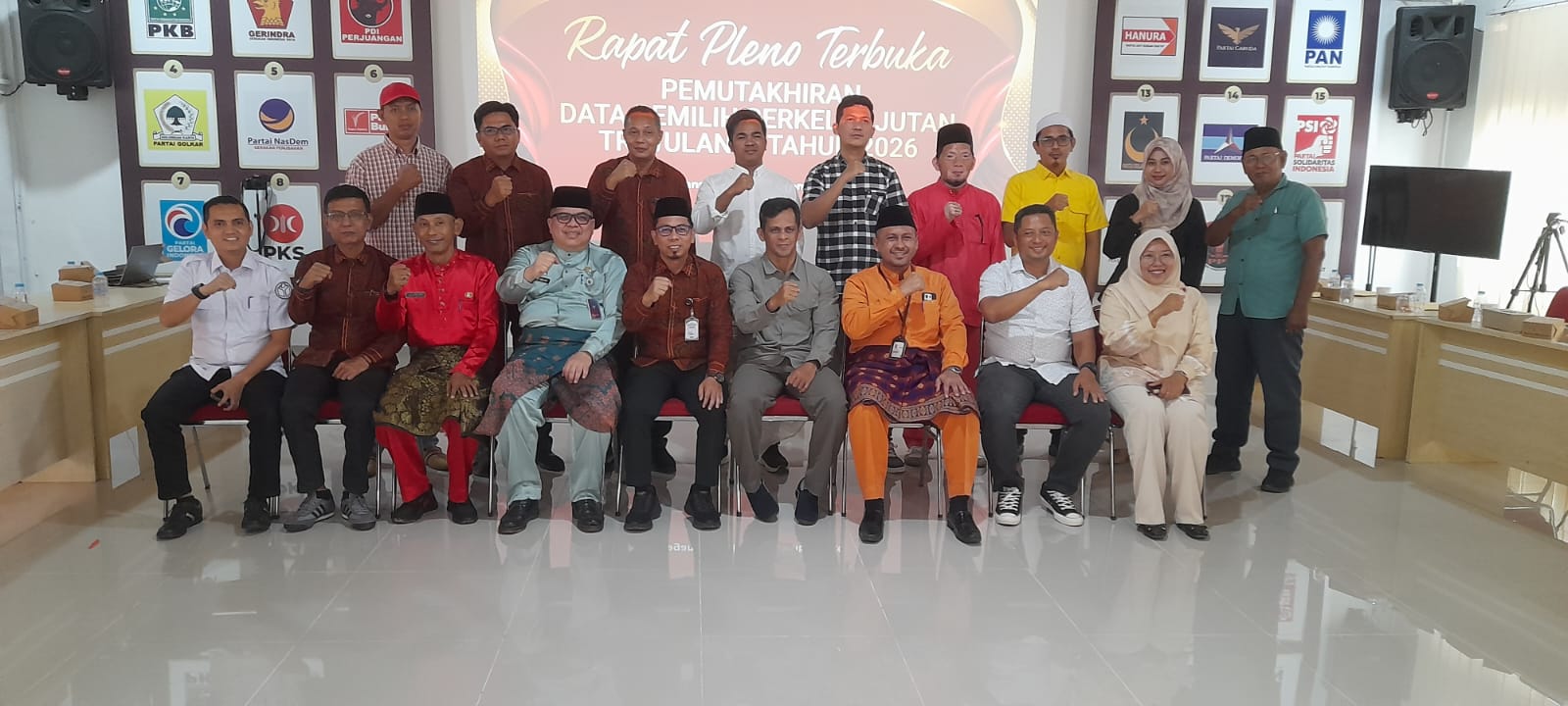 Bawaslu Rohil Awasi Rapat Pleno