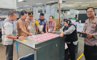 Pengawasan pendistribusian logistik 