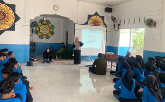 goes to school pekaitan